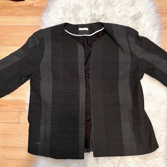 EILEEN Fisher Black & White Open Blazer with Slit in back Size Medium - Picture 3 of 3
